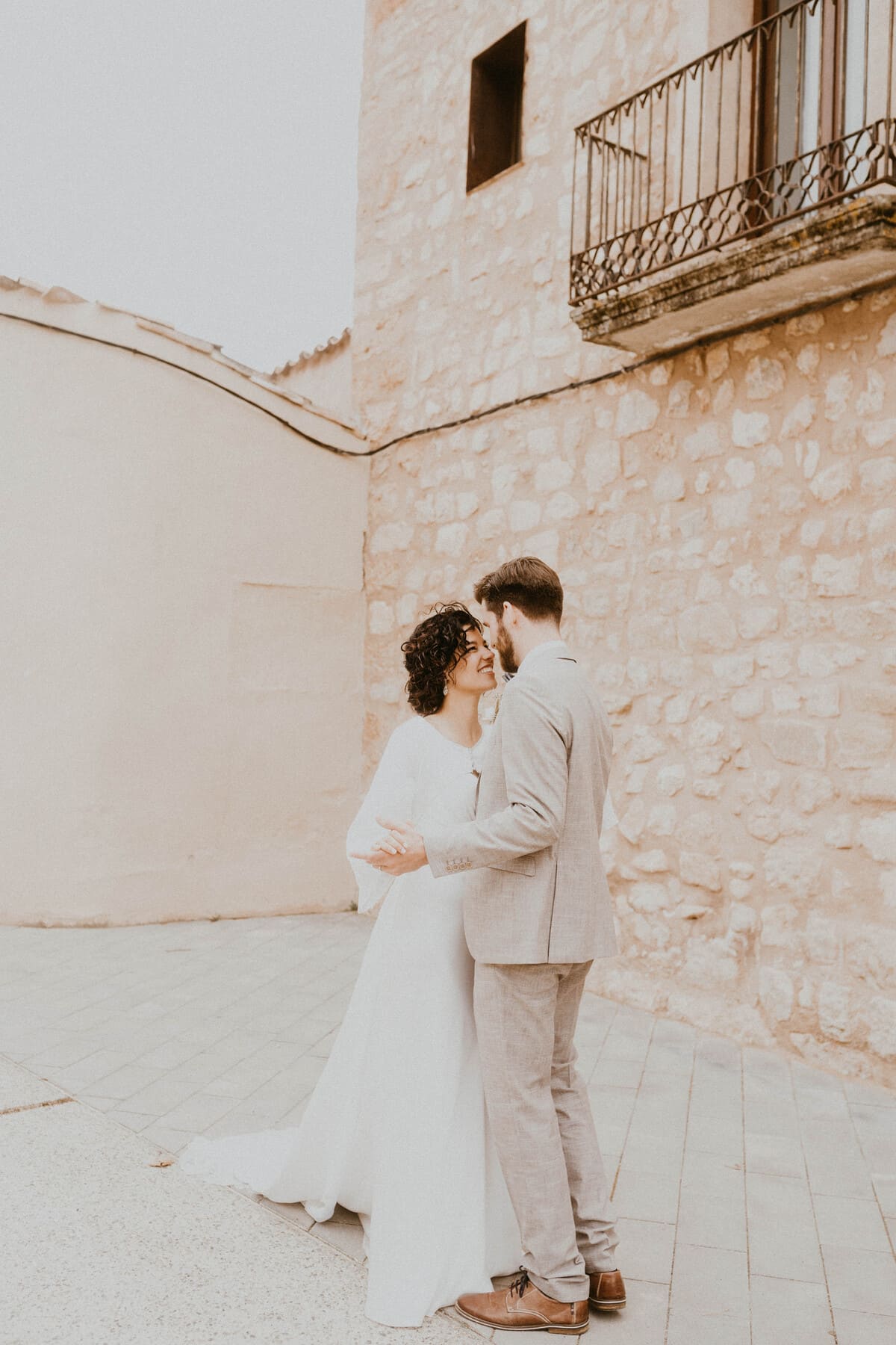 Boda de destino en Can Morei: celebración al aire libre