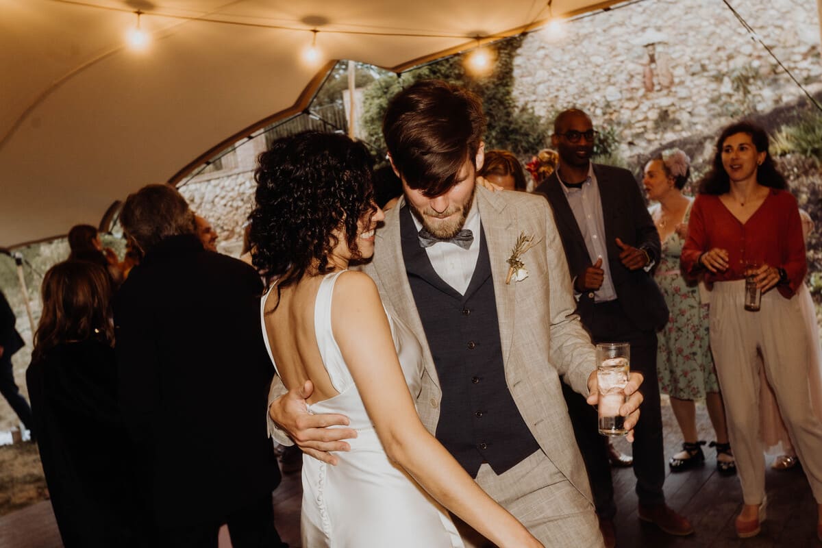 Boda de destino en Can Morei: fotos después de la ceremonia