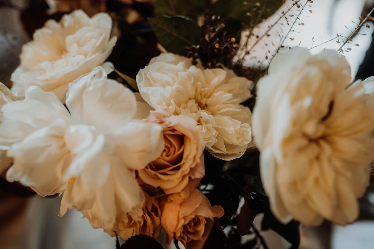 Momentos románticos en Can Morei: fotografía de la boda