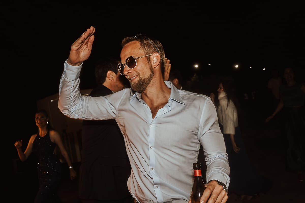 Boda en Cavas Codorníu: novios y su primer baile