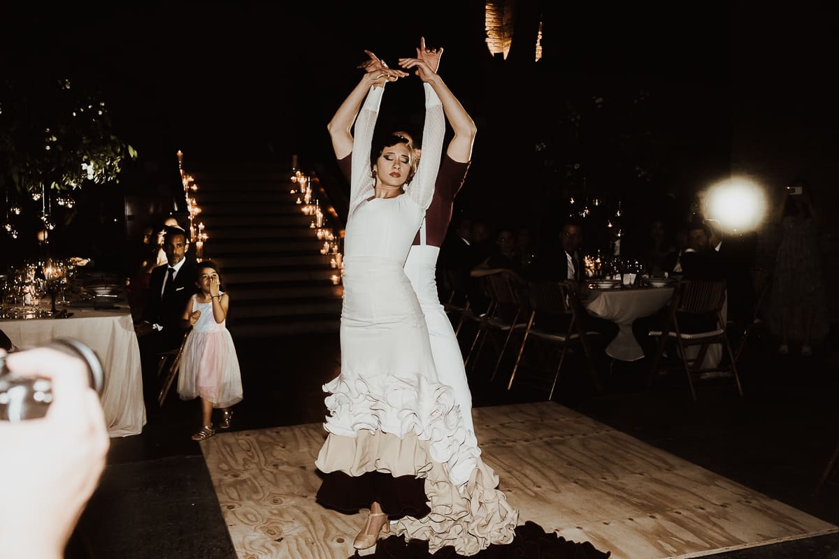 La novia disfrutando de un momento de relax antes de la ceremonia